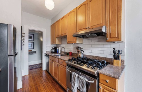 Cherry Condo | Elegant Myers Park 2BR King Condo | Sunroom