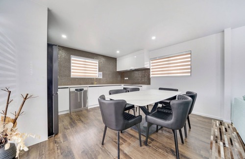 Papatoetoe House | Elegant & Peaceful in Auckland Vicinity