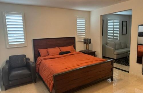 Sun City House | Elegant Retreat with Private Luxurious Gen Suite