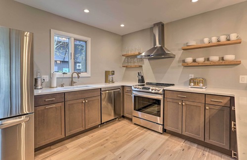Village at Camelback House | Elegant Ski-In/Ski-Out Tannersville Townhome!