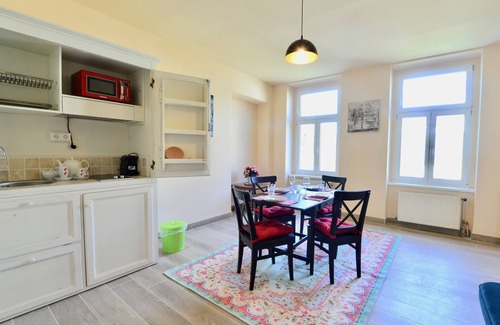 Funfhaus Apartment | Elegant Studio close to the metro station