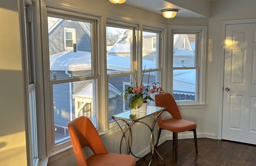 Wyandotte House | Elegant three-bedroom cozy family house 10-minute walk to downtown Wyandotte