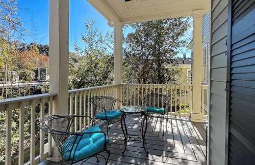 Old West Broad Neighborhood House | Elegant Upper Unit in Historic Savannah