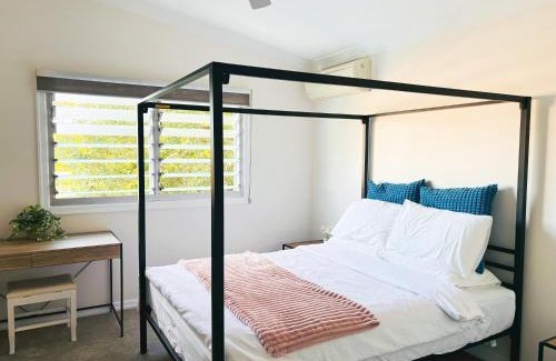 Kenmore House | Elegant Villa Near Shopping Mall