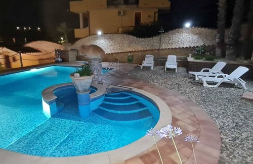 Mascalucia Villa | Elegant Villa with swimming pool.