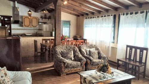 Jerte Villa | Elegant Villa with Private Pool in Jerte
