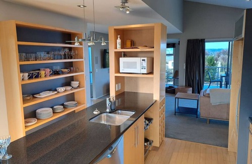 Nukuhau House | Elevated Taupo Views – Modern Family Home
