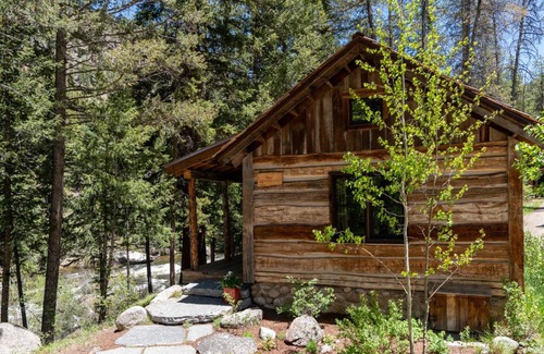 Almont Resort | Eleven Taylor River Lodge