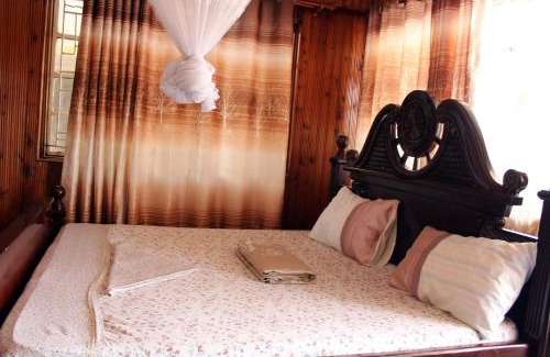 Jinja Bed & Breakfast | Elgon Cribs
