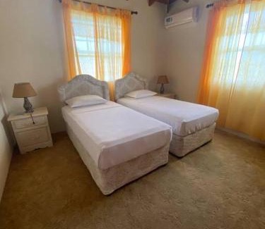 Ealing Grove Villa | Elgords Vacations & Rentals