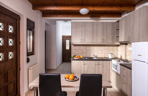 Palaiokastro Villa | Elia 6,cozy two-level maisonette,private pool,close to Heraklion