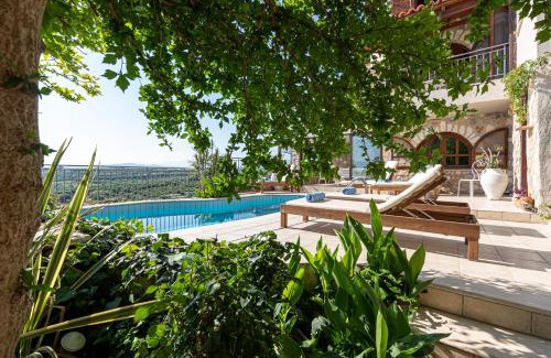 Elaia Villa | Elia Woodstone Houses