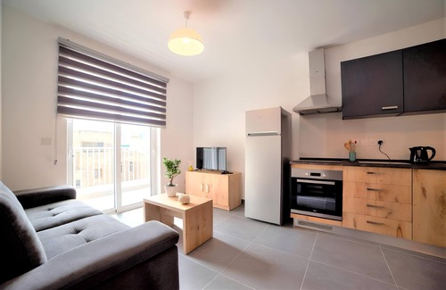 Gzira Resort | Elise Apartments