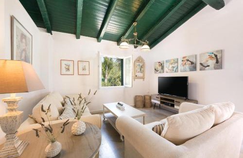 Parelia Villa | Elissavet by Vintage Travel