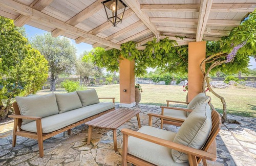 Parelia Villa | Elissavet - Three Bedroom Villa, Sleeps 6