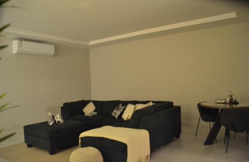 Al-Rawdah Apartment | Elite Haven 203