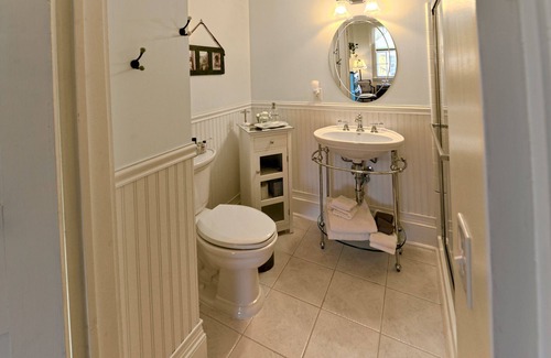 Canandaigua Bed & Breakfast | Elizabeth's Retreat - Garden View