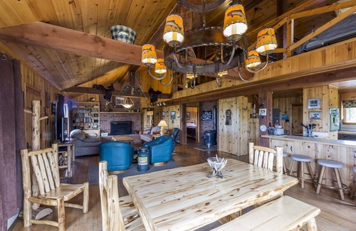 McAllister House | Elk Hills Haven Cabin