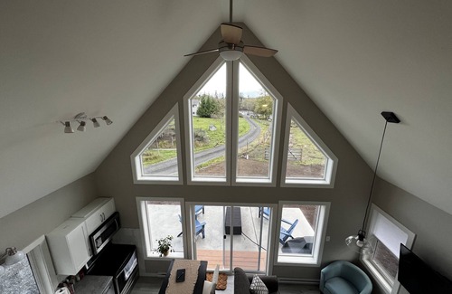 Sooke House | Elk Lodge in Sooke
