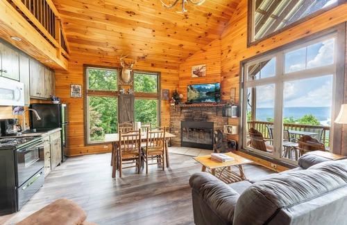 Bryant Cabin | Elk Ridge Cabin – Private Hot Tub & Stunning Views