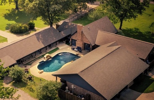 Canton Resort | Elken Retreat - 4 suites/4 bath
