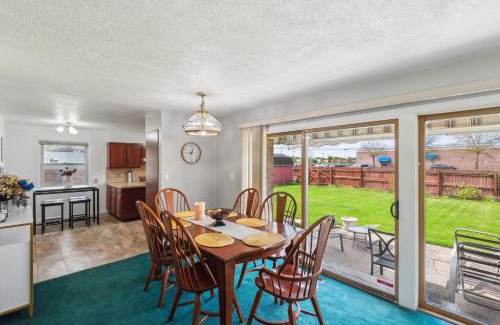 Elkhart House | Elkhart Haven- Cozy Family Retreat home
