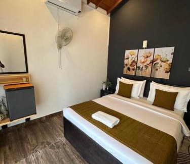 Ambagollapathana Hotel | Ella moon rock