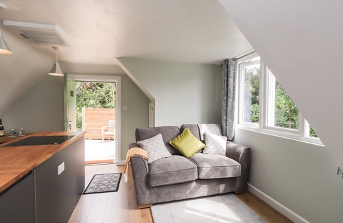 Bilting Cottage | ELLA'S LOFT, pet friendly, character holiday cottage in Chilham