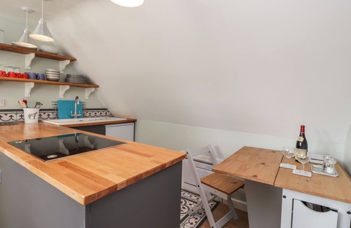 Bilting Cottage | ELLA'S LOFT, pet friendly, character holiday cottage in Chilham