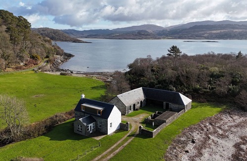 Lochgilphead House | Ellary Farmhouse - Situated Between 2 Beaches - Loch Views & Courtyard