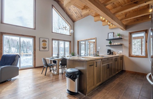 Saint Come Ski Chalet | Elliso : lake | ski | outdoor fire pit