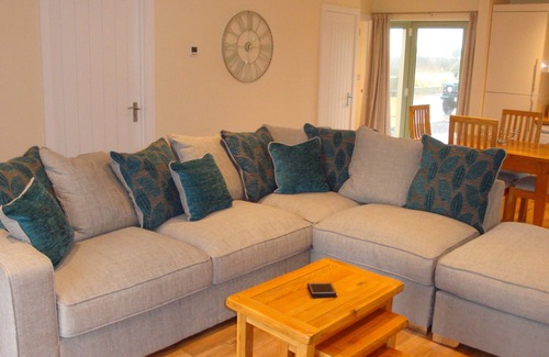 Grampound Cottage | Elm Cottage, Purpose Built Wheelchair Friendly Cottage