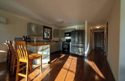 Leeds Apartment | Elmhurst House/Town-House - Gnd Floor - 3bd Catskill Mtn View