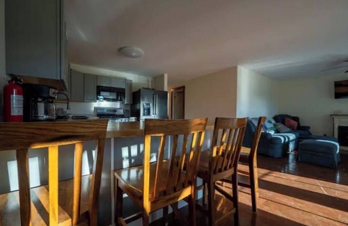Leeds Apartment | Elmhurst House/Town-House - Gnd Floor - 3bd Catskill Mtn View