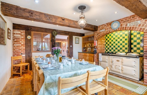 Wangford House | Elms Barn - Six Bedroom House, Sleeps 12