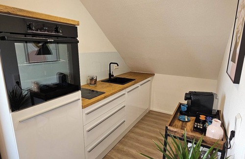 Heidenheim an der Brenz Apartment | Elodia Luxury Apartment - Wi-Fi, Smart TV, Terrace, Kitchen, Towels