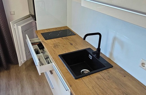 Heidenheim an der Brenz Apartment | ELODIA LUXURY Apartment, WiFi, terrace, kitchen, towels