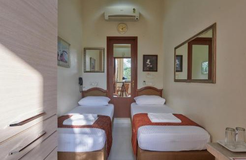 Fort Hotel | Elphinstone Hotel