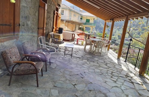 Kalopanayiotis House | Elpiniki's Old Three Bedroom House