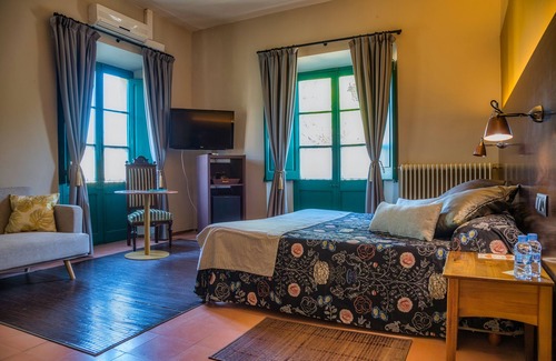 Besalu Hotel | Els Jardins De La Martana
