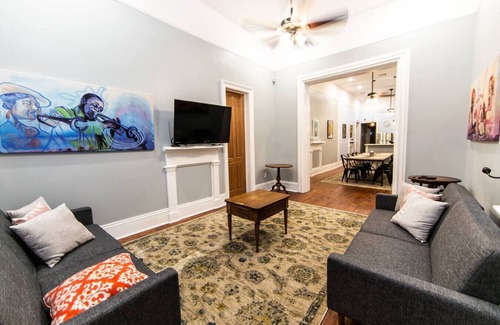 South 7th Ward Bed & Breakfast | Elysian Historic Cottage Historic Getaways