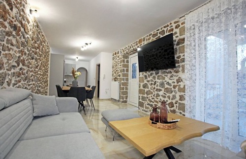 Dio-Olympos Apartment | Elysian Stone Apartment II
