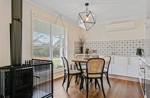 Fitzroy Falls Cottage | Elysium Cottage - A Cosy Retreat with Water Views