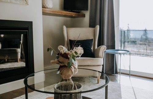 North Cowichan House | Emandare Vineyard Guest House, a Restful Haven.