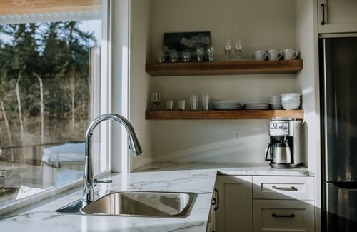 North Cowichan House | Emandare Vineyard Guest House, a Restful Haven.