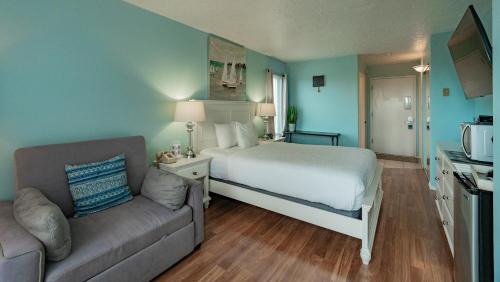 Historic Bayfront Resort | Embarcadero Resort