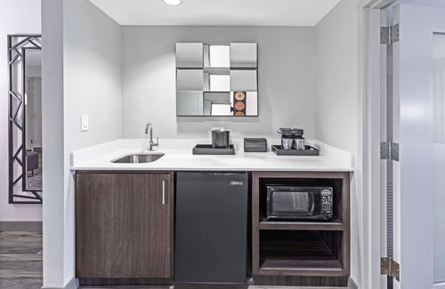 Memorial Hotel | Embassy Suites by Hilton Houston Energy Corridor