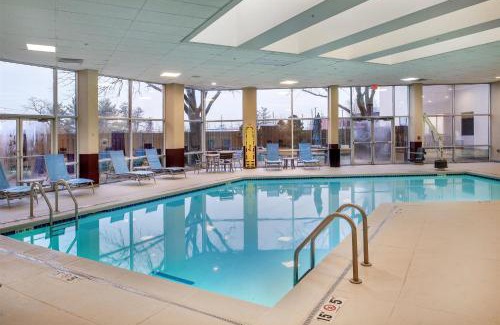 Bridgeton Hotel | Embassy Suites by Hilton St Louis Airport