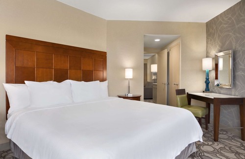North San Antonio - SAT Hotel | Embassy Suites by Hilton San Antonio Airport