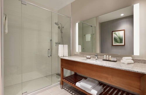 Central Sarasota Hotel | Embassy Suites by Hilton Sarasota, FL